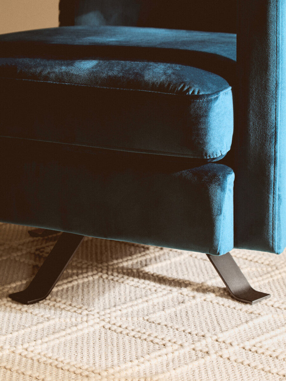 Hestia Blue Velvet Swivel Chair